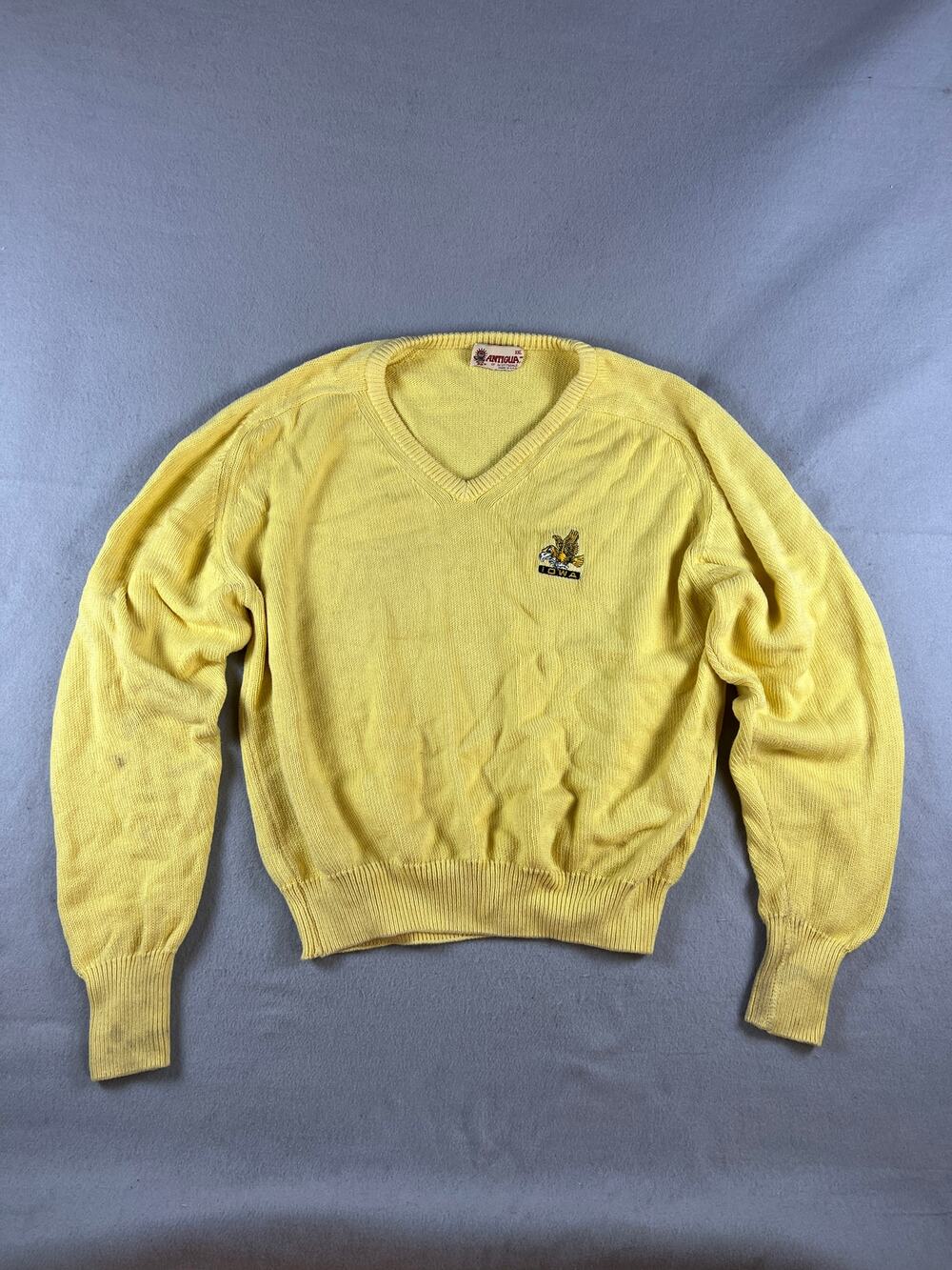 Vintage Iowa Hawkeyes Sweater Men XXL Yellow Antigua of Scottsdale NCAA USA Made